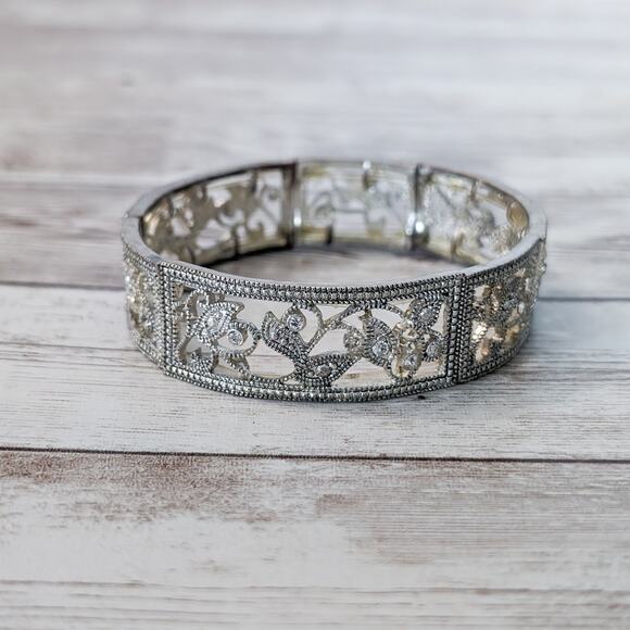 Vintage Stretch Bracelet  **Poor Condition** - Picture 2 of 11